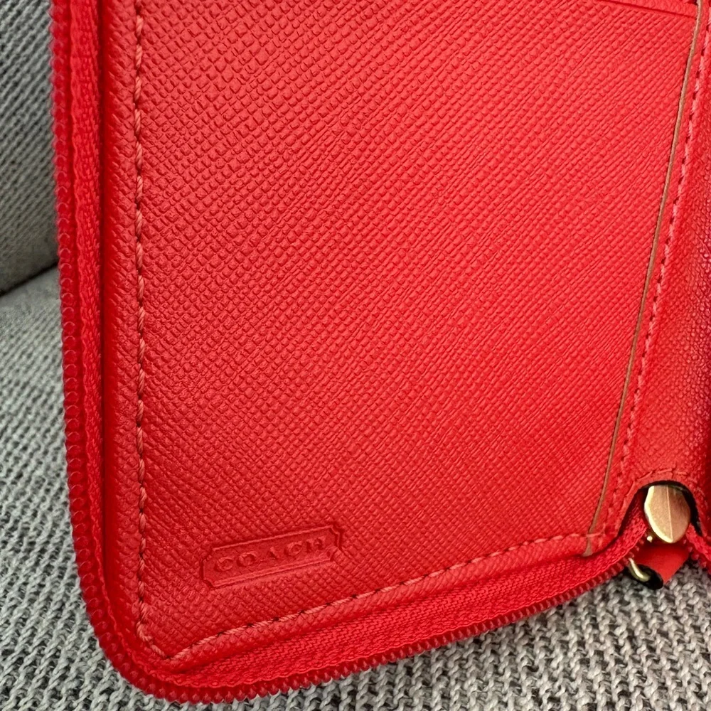 COACH | Vintage Luxury Campbell Leather Universal Zip Wallet Wristlet